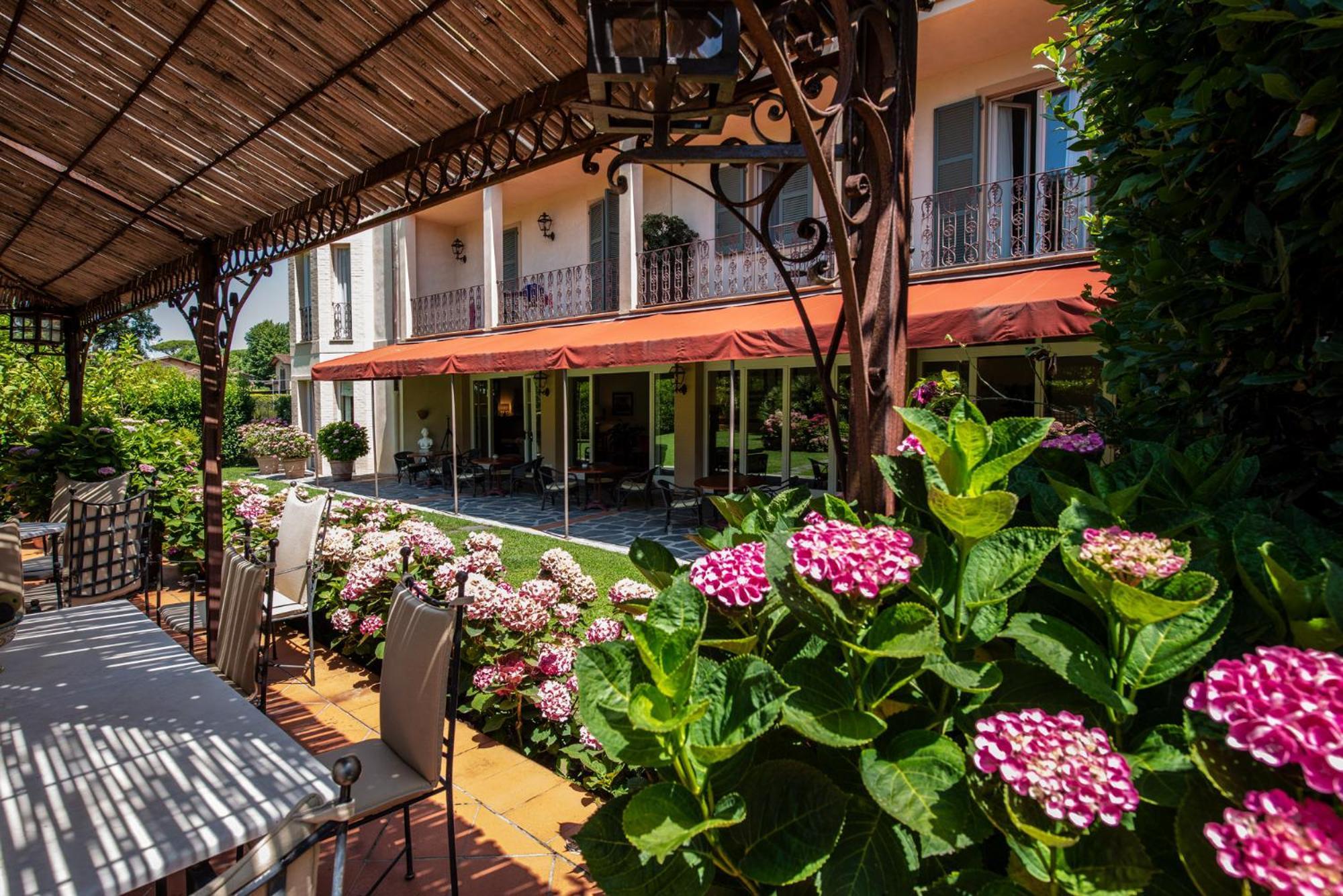Hotel Franceschi Forte dei Marmi Exterior photo